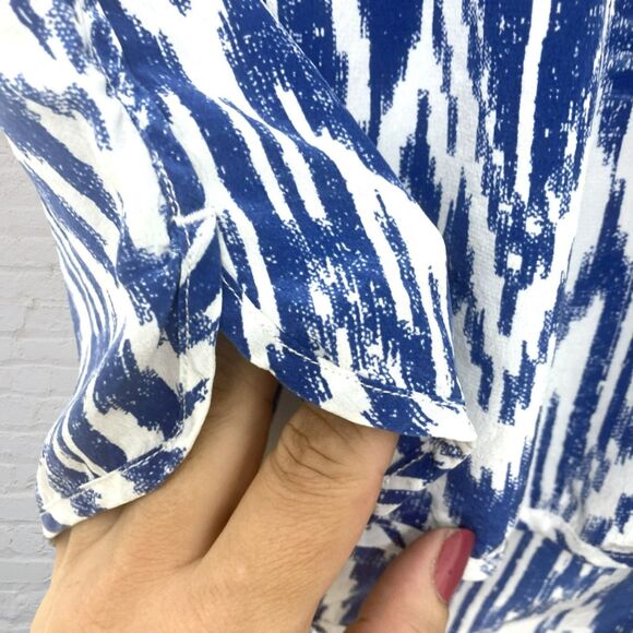 Joie Layana Silk Shorts L Blue White Ikat Print EUC - Picture 7 of 11